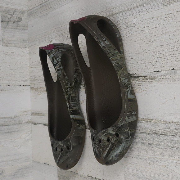 CROCS Kadee Realtree camo ballet flats Size W 9 - Picture 3 of 11
